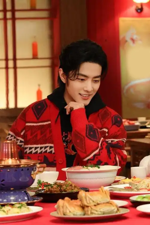 肖战红色开衫毛衣造型太有过年内味了