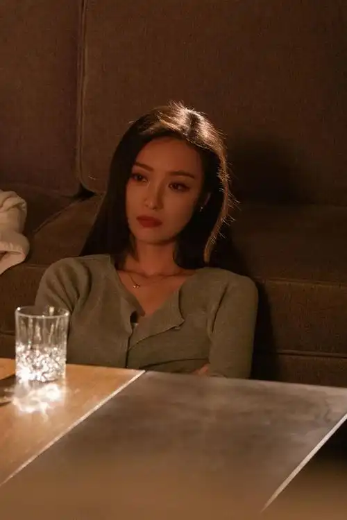 鎏女郎朱锁锁真是一本职场穿搭新指南