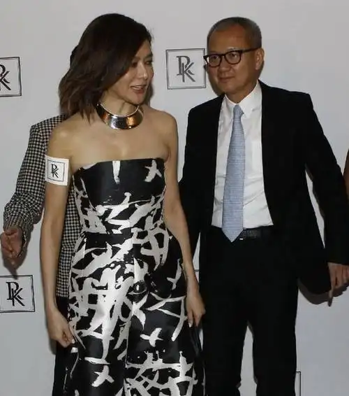 关之琳与陈泰铭被曝仅办婚礼未领证,女方任性提分手错失古堡酒店