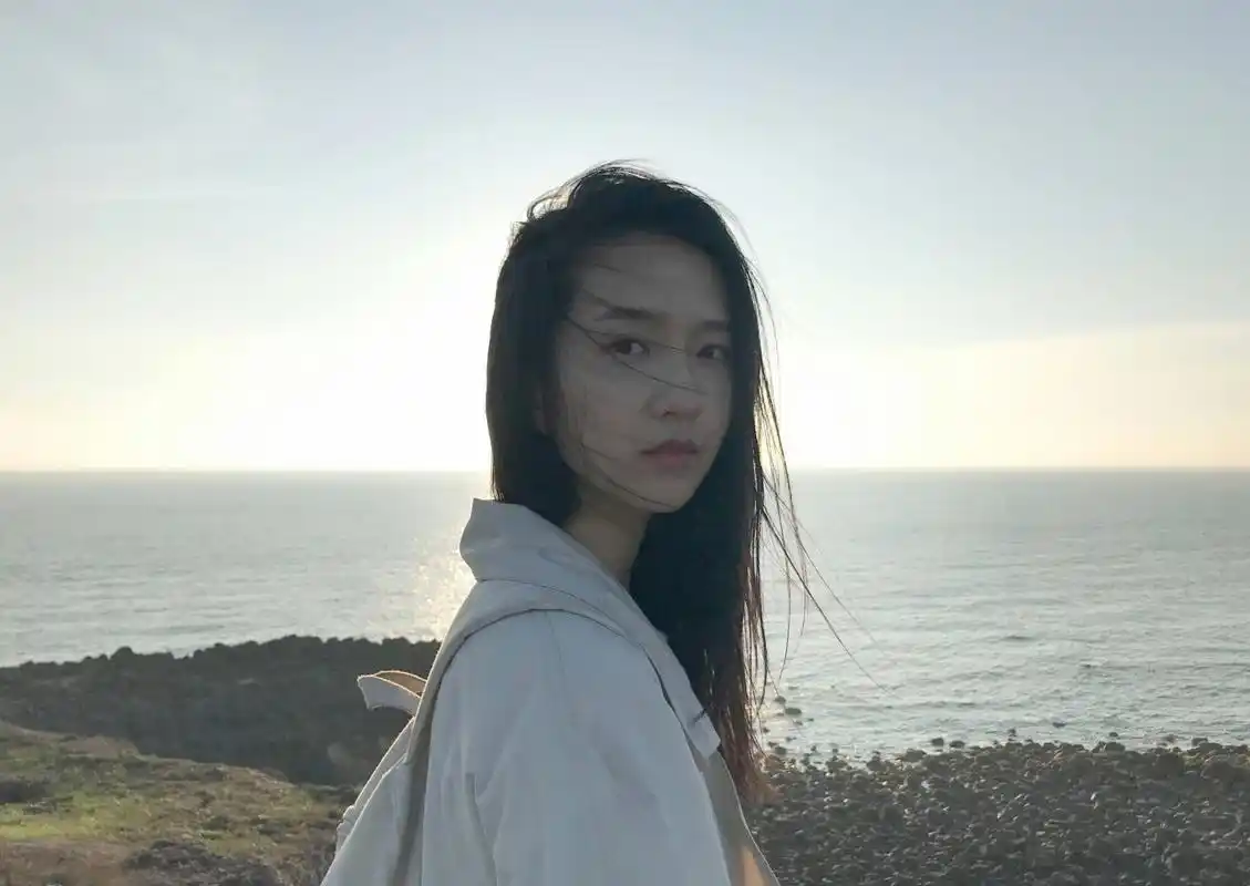 人美不火系列 许龄月