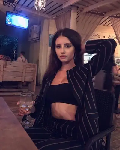 俄罗斯辣妹maria穿泳装闯欧洲杯赛场