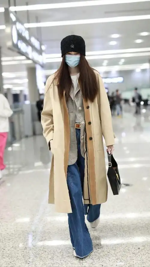 80年代流行的喇叭裤,强势回归时尚!明星街拍高出镜率显高单品