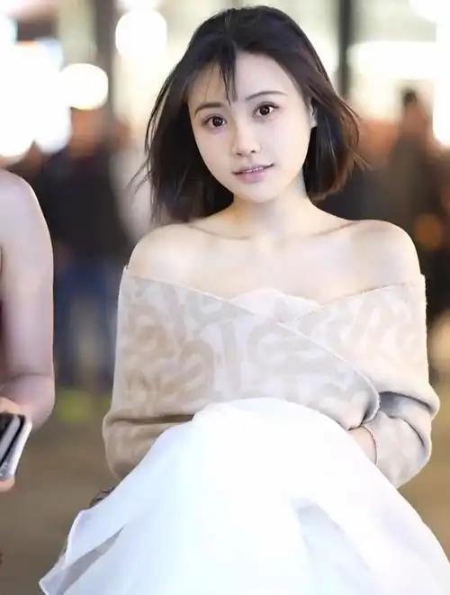 "大长腿美女 "气质女神范 "颜值气质