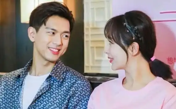 李现和杨紫两人也因为《亲爱的,热爱的》这部电视剧成为众人关注的"佟