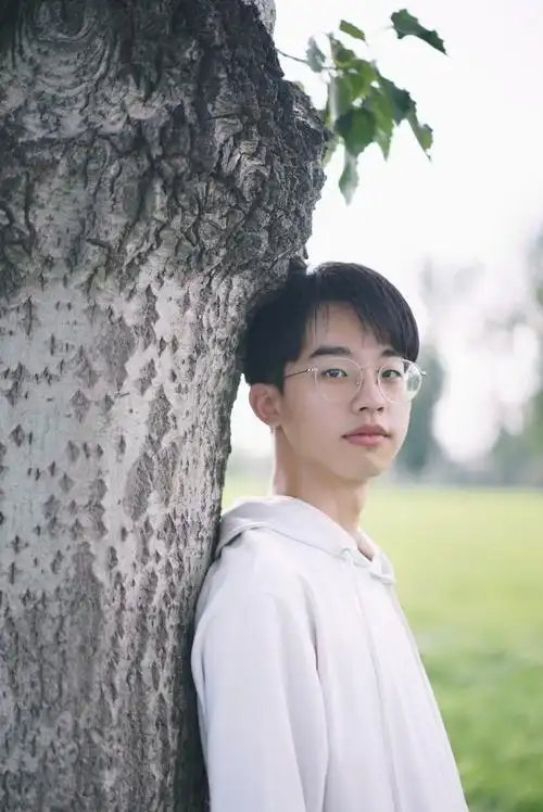 何运晨的这组照片谁不