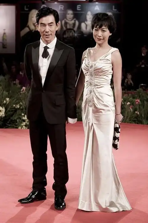 任贤齐18岁女儿罕见曝光,网友惊呼女儿竟然都这么大了!