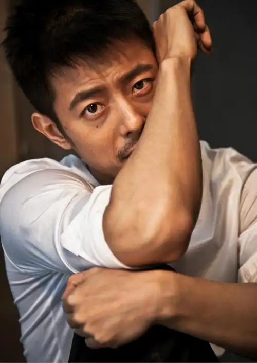 柳明明黑白写真曝光  极简熟雅质感十足