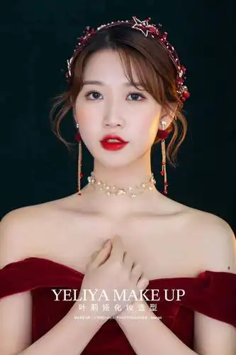 婚礼敬酒服造型超级漂亮有气质,做最美新娘