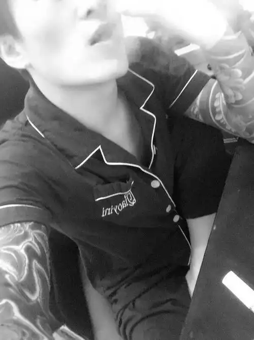 社会小伙霸气纹身头像图片封面mc天一