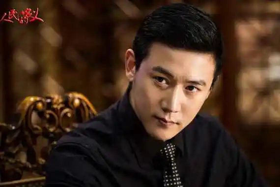 1,胡歌胡歌,1982年生于上海,是国内有名的演员,歌手,他不仅长相出众