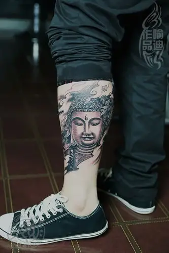 武汉最好纹身店打造的小腿佛头纹身作品