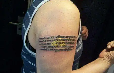 大臂泰国符文纹身图案