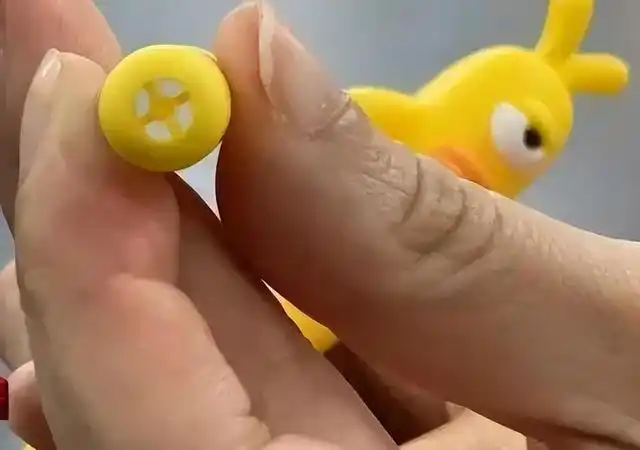 可怕!你家孩子书包里有这些危险的文具吗?