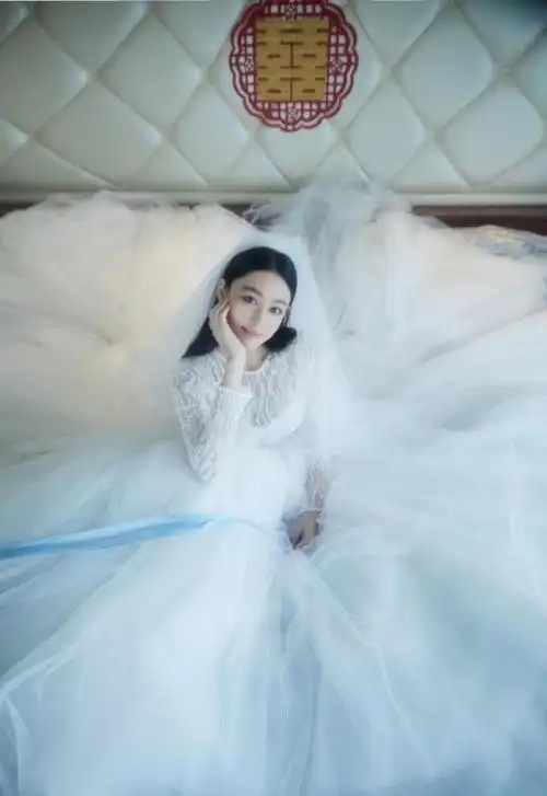 婚礼低调却满屏感动,张馨予穿上婚纱不要太美!
