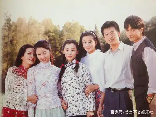 赵薇前男友汪雨,葬礼上为"方瑜"穿婚纱,11年一直照顾她的父母