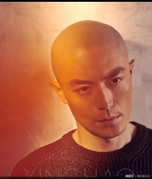 最后祝愿大家都能像霍建华,周冬雨一样,秃了也帅,秃了也好看
