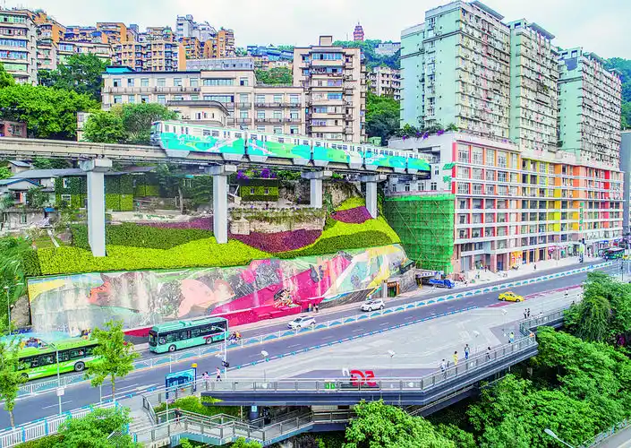 轨道交通李子坝站 据重庆日报