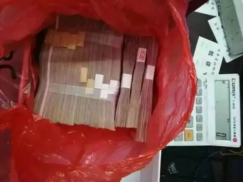 宜春美女护士捡到13万元现金不心动 如数归还失主