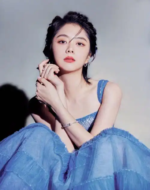 【谭松韵近期造型#亲和力面孔和充满治愈的笑容#】看了谭松韵这个造型