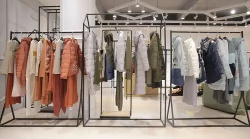 女装展厅陈列图