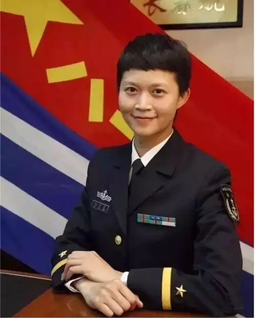 中国首位女舰长即将诞生,博士毕业少校军衔,曾在华为做高管