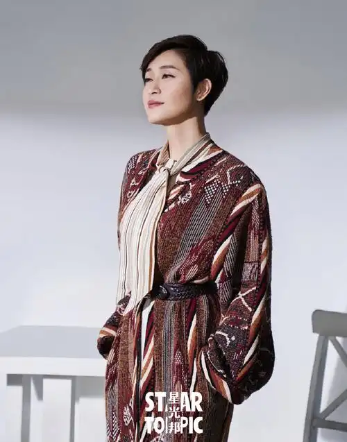 简介:陈法蓉时尚干练写真图片,分享一组陈法蓉图片给大家,图中的明星