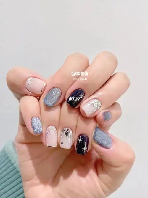 春天美甲温柔气质跳色美甲