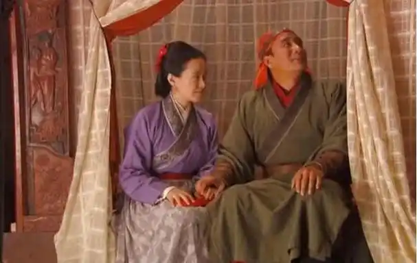 朱元璋登基之日吟诗一首前两句遭群臣嘲笑后两句一出鸦雀无声