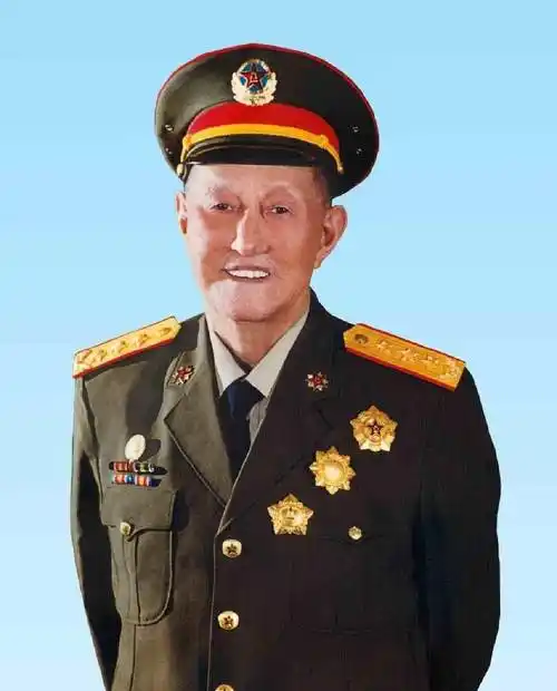 洪学智:我国唯一一个"六星上将",儿子一个是省长一个是少将_军衔_中国