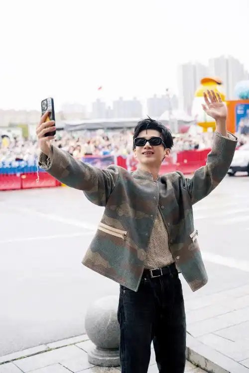 白敬亭你好星期六发带剧照