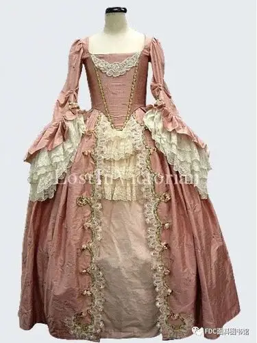 欧洲中世纪服饰精美华丽的洛可可风格