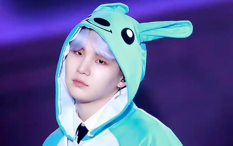 【闵玧其】就问你们小其老师耳朵晃啊晃的是不是世最可!