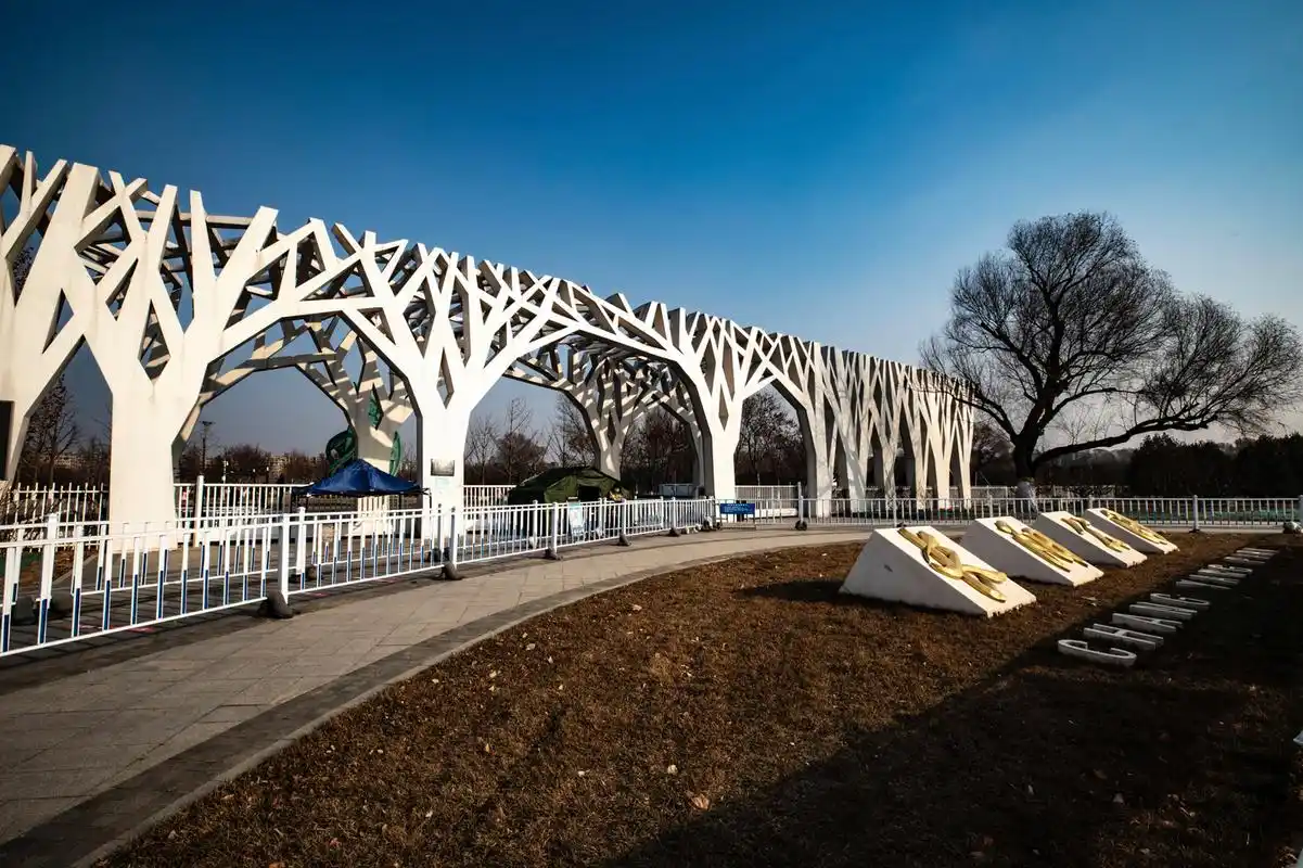 长阳公园 位于北京房山的长阳公园,是一个很适合跑步,遛弯,晒太阳的好