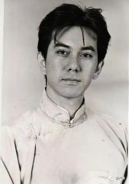 黄秋生找到了他的英国兄弟,也是跟前半生的痛苦迷惘彻底和解