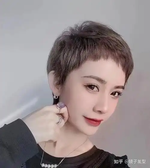 最实用的3种发型头发少个子不高脸还大姐妹剪完乐开花