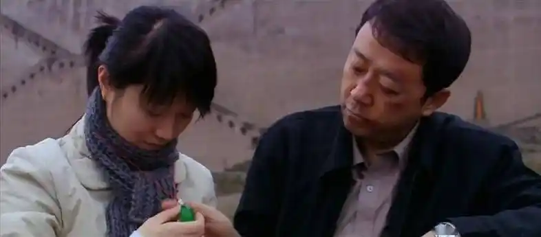 【信·movie】《疯狂的石头》:一块石头的荒诞喜剧