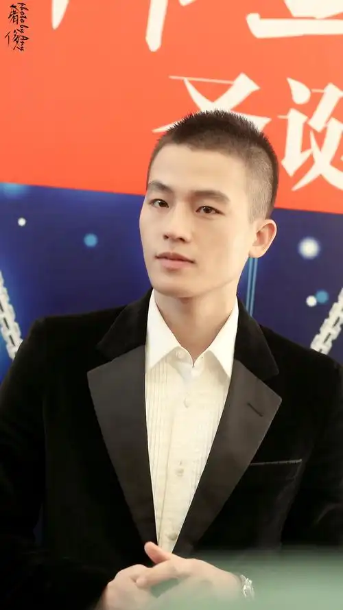 欧豪《时尚新娘》&amp;周大福 男神驾到