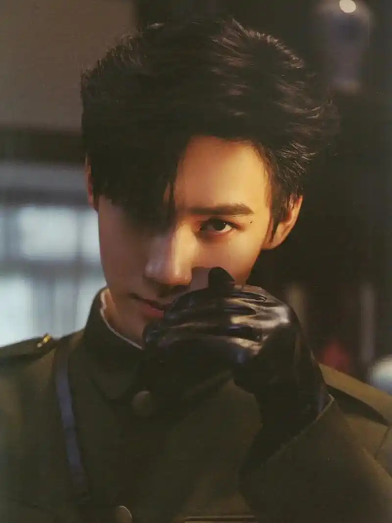 张真源游戏pb扫图 民国造型的小张张真是太帅了,不允许有人 - 抖音