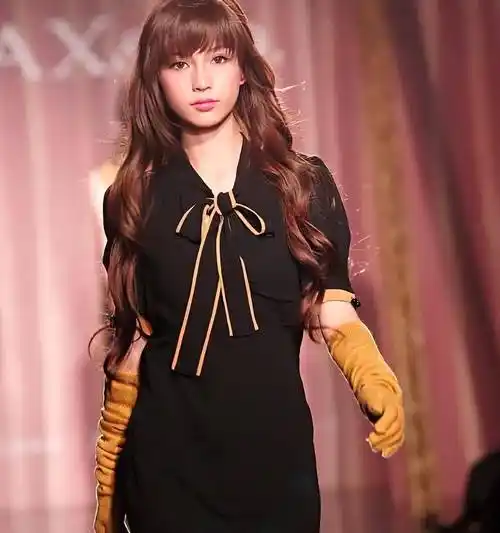 陈冠希曝出与杨颖早年合影,简直不堪入目,黄教主要怀疑人生了_名人