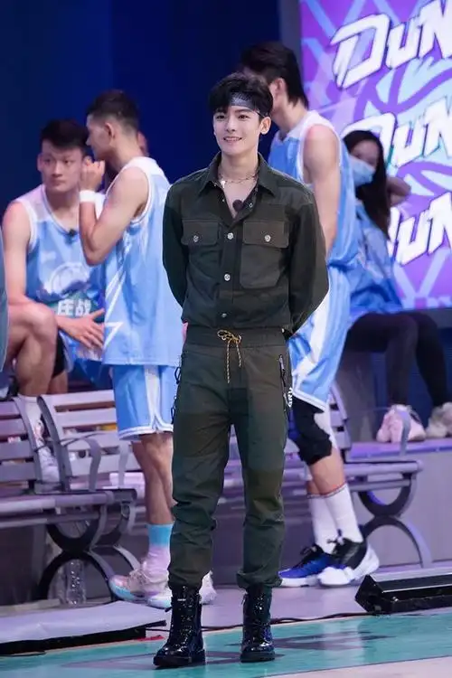 身高不到180的剧男星8:侯明昊官方身高179公分