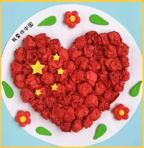 幼儿园里的红色美术展:童心筑梦,共迎未来