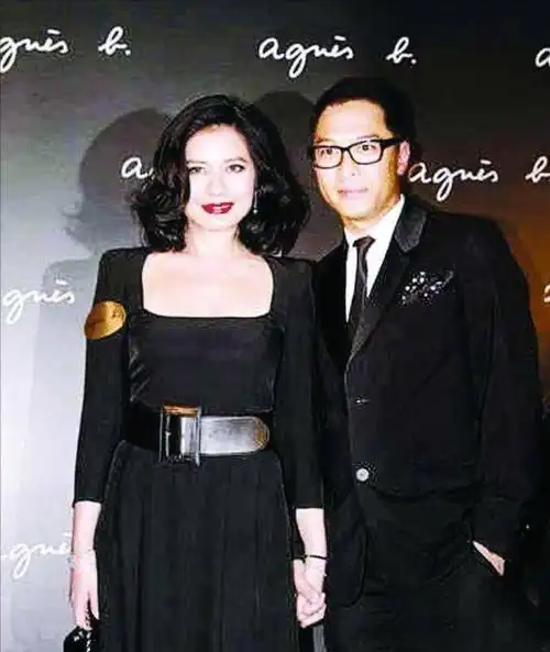 钟楚红:拒绝成龙刘德华,为亡夫守寡至今,今64岁依旧气质脱俗