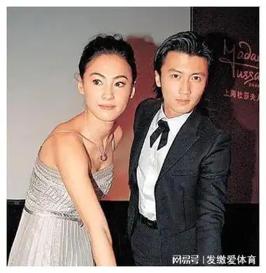 引人注目的影视明星张柏芝与谢霆锋|甜蜜|记者|娱乐圈|粤语歌曲|华语