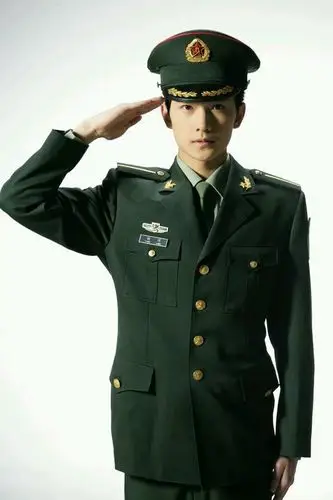 杨洋新剧圆梦饰演军人 首曝硬核帅气军装定妆照