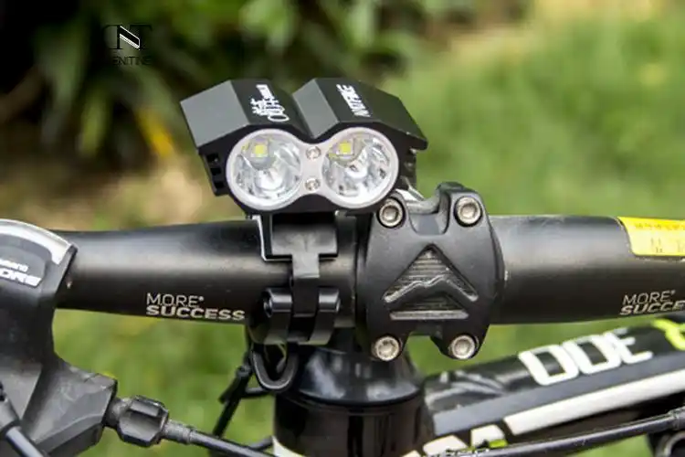 自行车车灯前照灯400流明强光自行车前灯超亮夜骑照明灯山地车灯充电