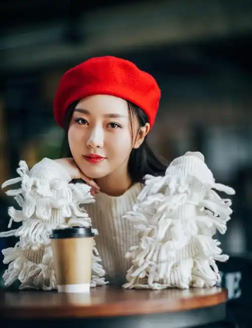 潘长江女儿潘阳晒圣诞美照孙子小石头搞怪出镜