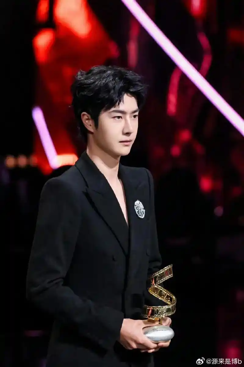 王一博 王一博:颜值是壳,能力是核.凭借作品拿到履历成绩手软