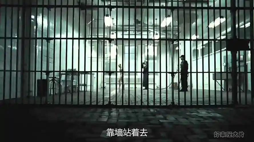 杰森斯坦森进监狱体检这身材对得起硬汉这个称号