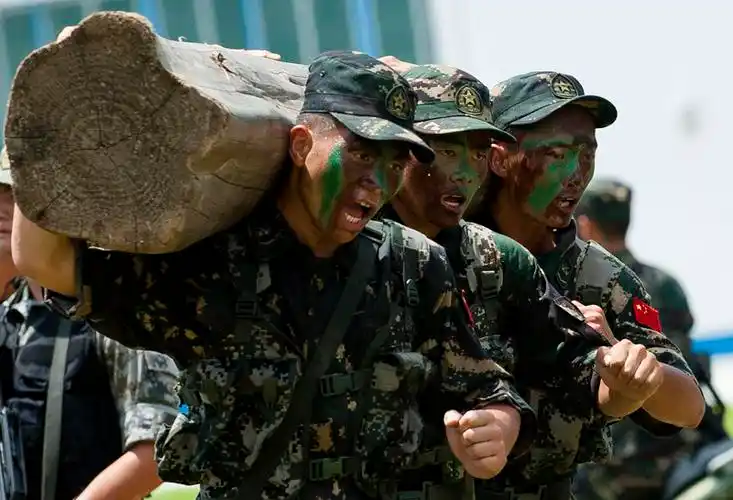 高清:驻港部队举行"军营开放日"活动