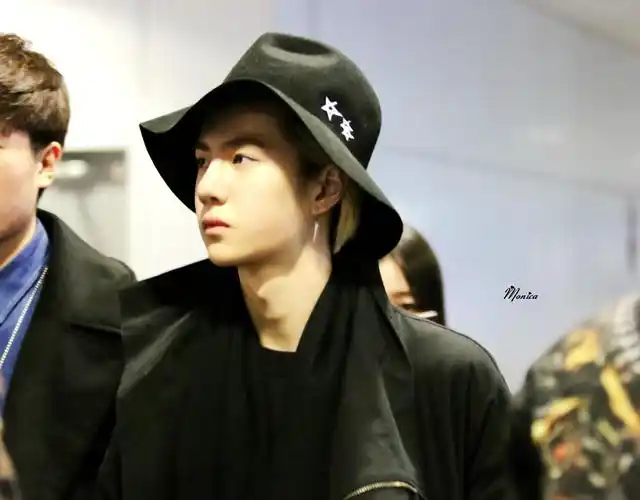 uniq王一博 戴帽子的样子是在太好看